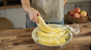« Elles ne noircissent plus » : mon astuce toute simple pour garder vos bananes bien fraîches très longtemps